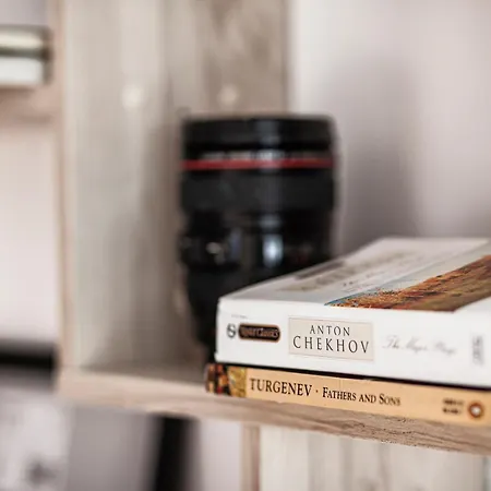 New White F Next To Forest The Gondola Appartement